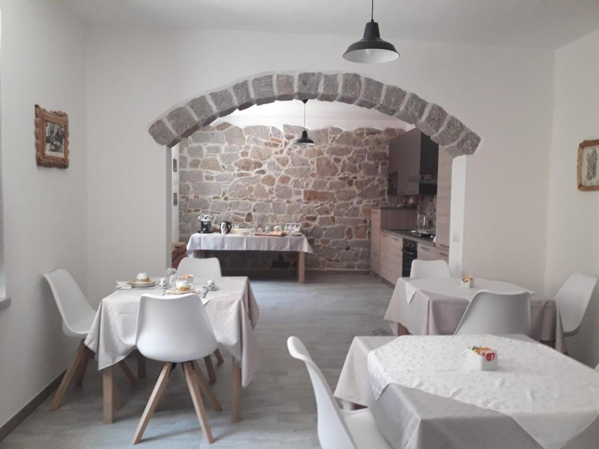 Bed and Breakfast Viche Viche à Orgosolo Extérieur photo