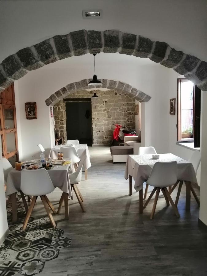 Bed and Breakfast Viche Viche à Orgosolo Extérieur photo